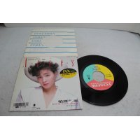 柏原芳恵 Yoshie Kashiwabara　A・r・i・e・s